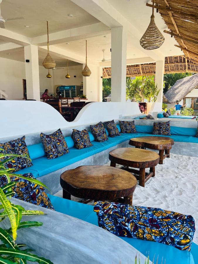 Mnana Beach Bungalows Pingwe Extérieur photo