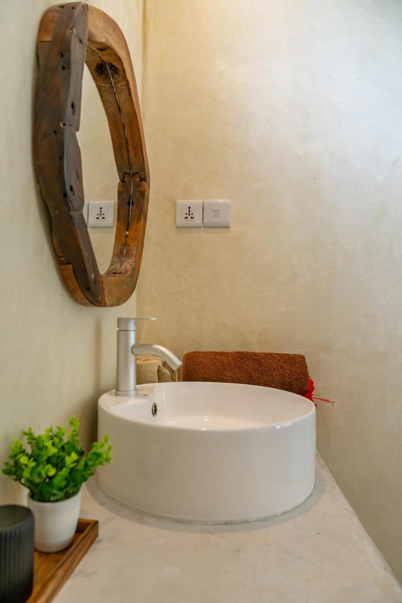 Mnana Beach Bungalows Pingwe Extérieur photo